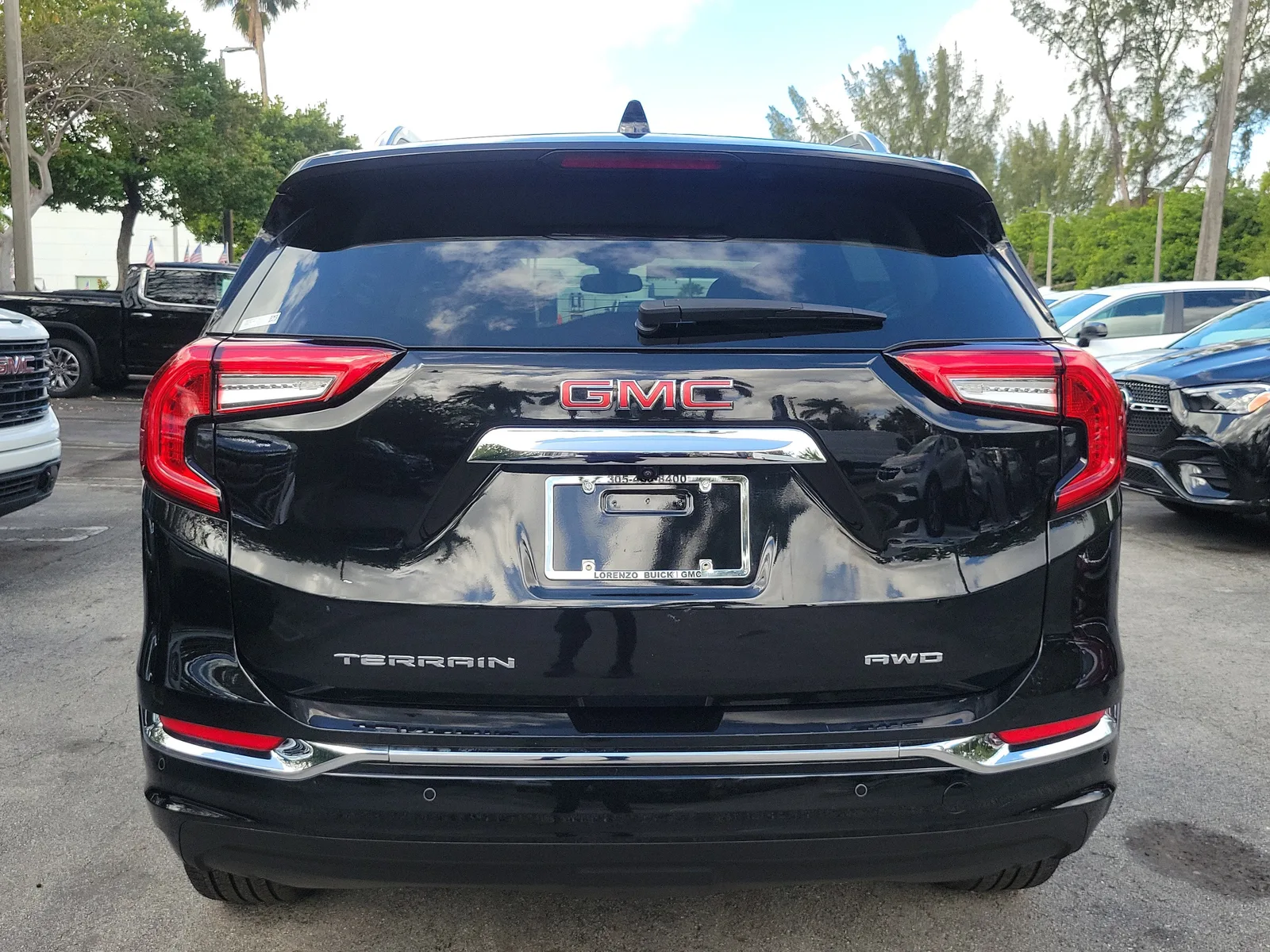 2023 GMC Terrain Denali 4WD photo 6