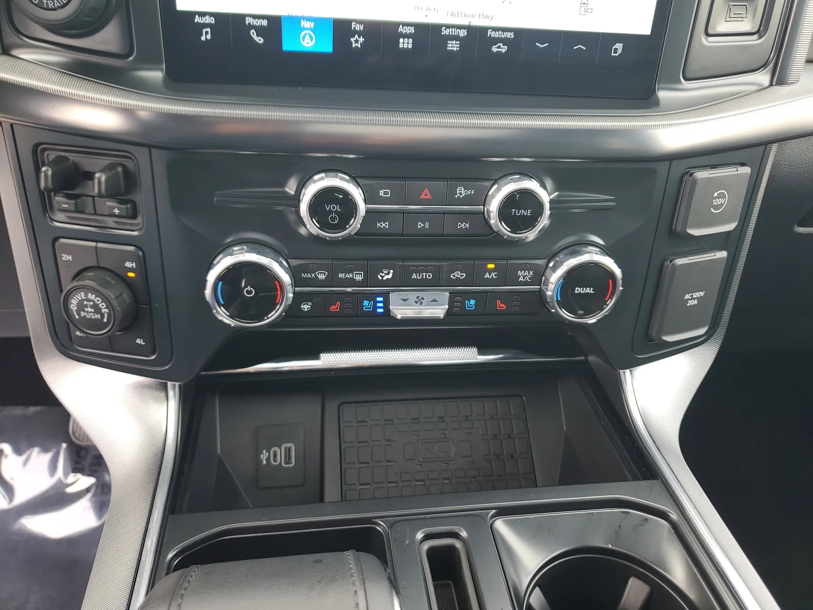 2025 Ford F-150 Platinum photo 23