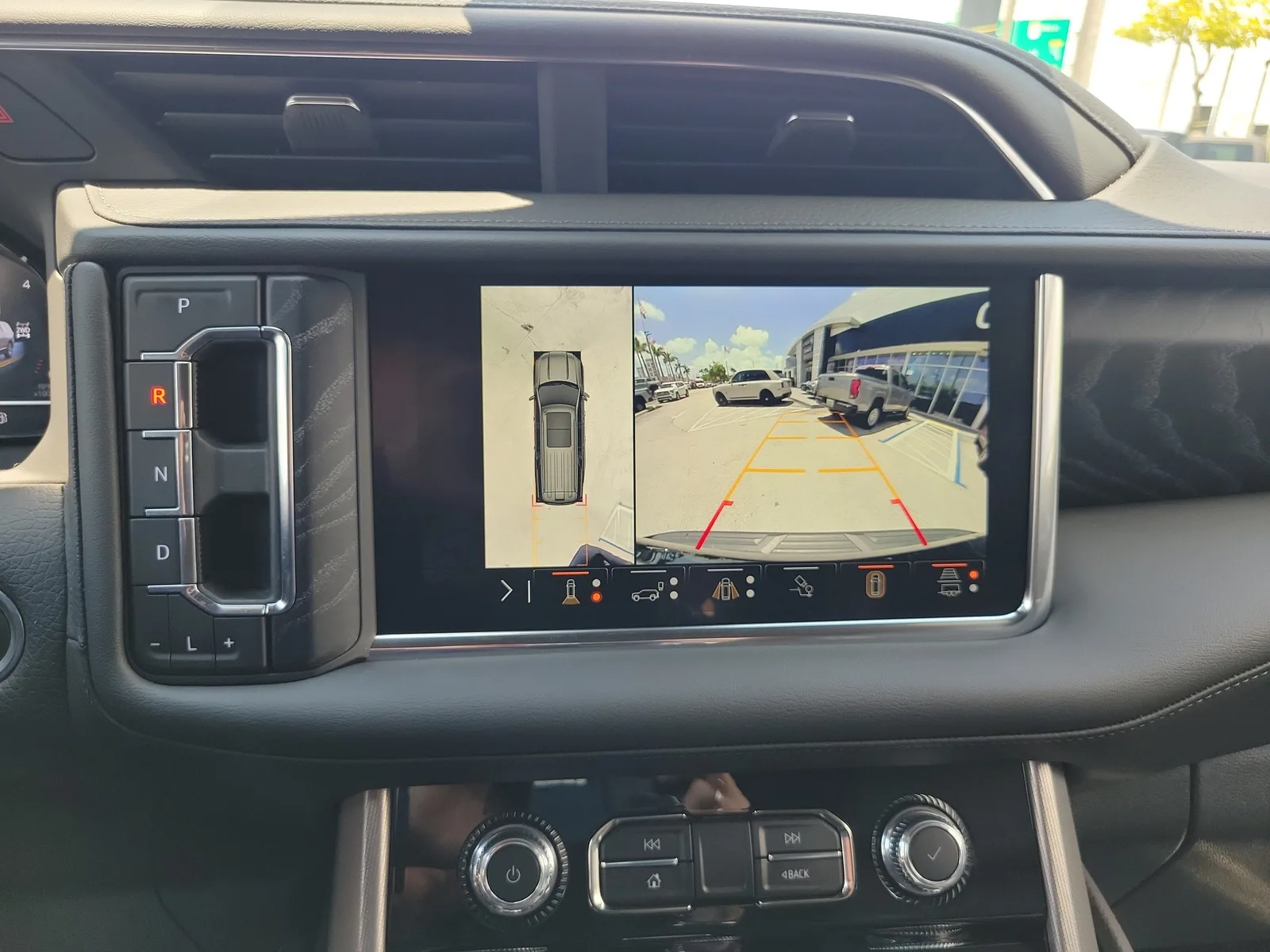 2024 GMC Yukon XL Denali photo 10