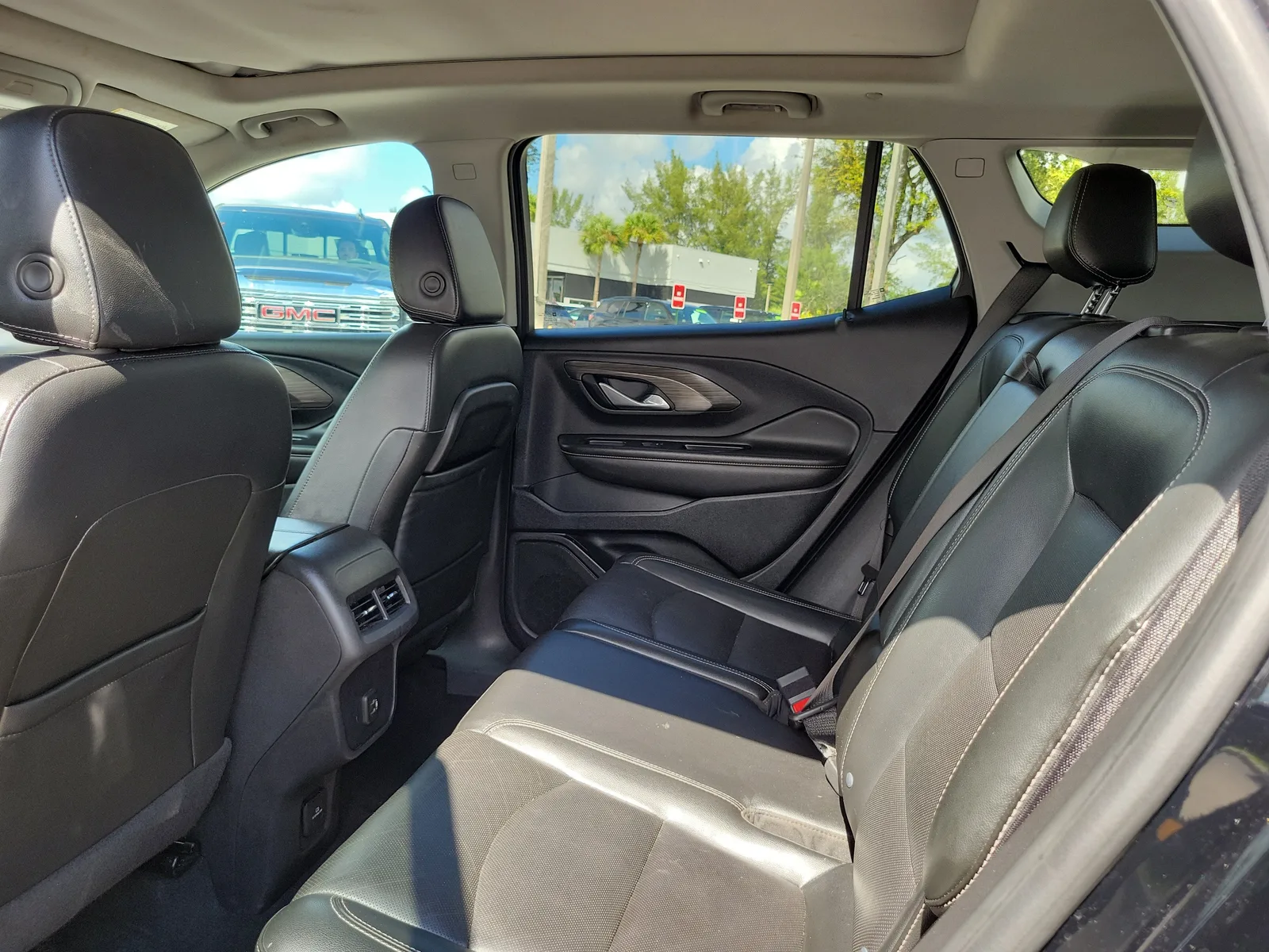 2023 GMC Terrain SLT photo 13
