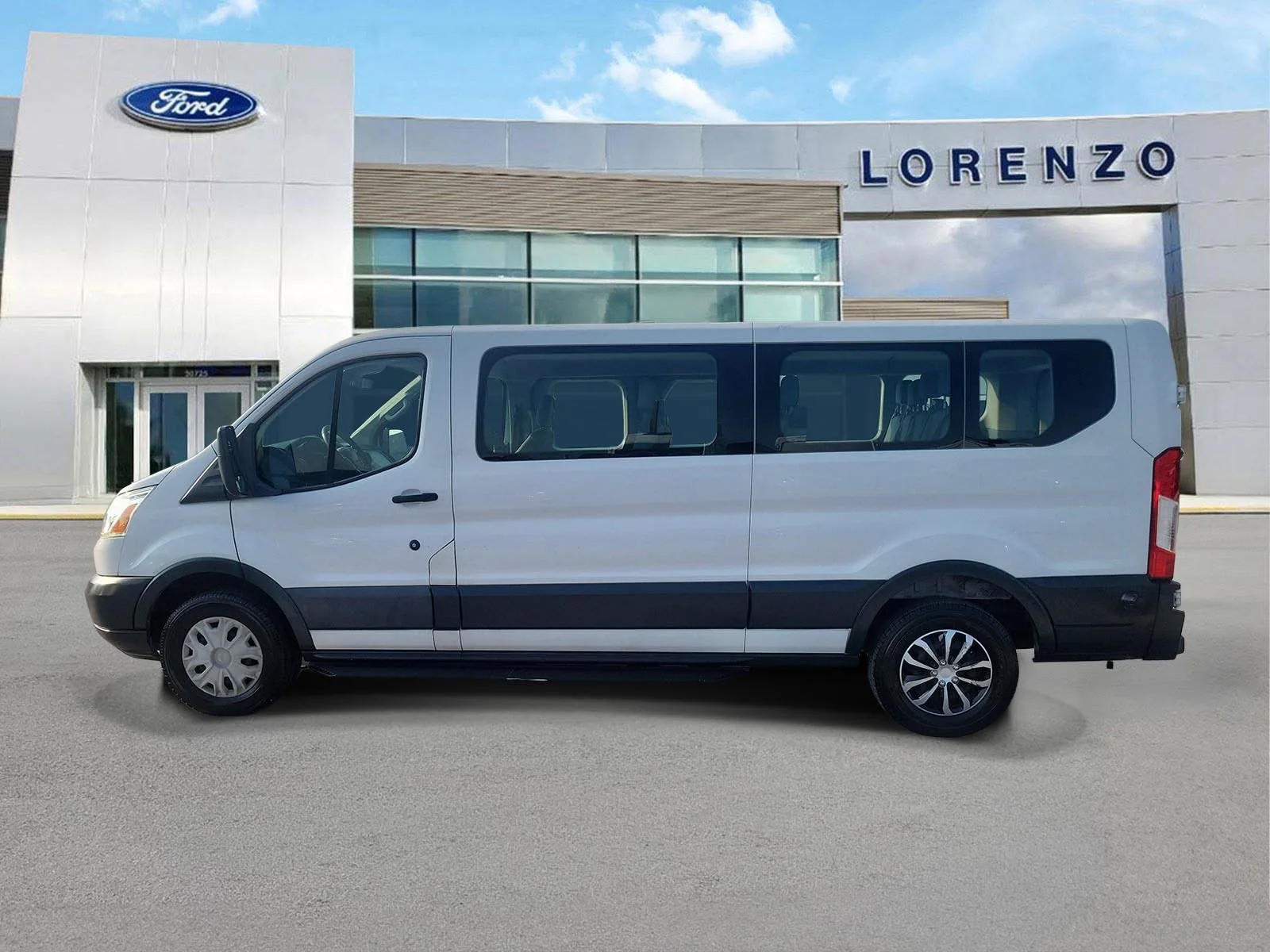 2018 Ford Transit Passenger Wagon XLT photo 8
