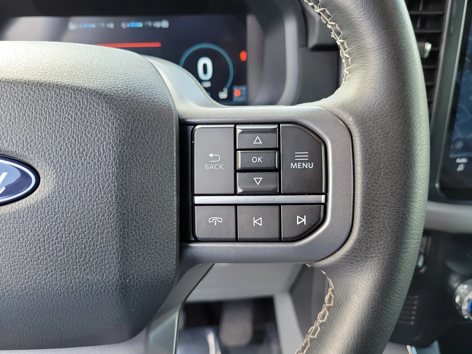 2025 Ford F-150 Lightning XLT photo 28