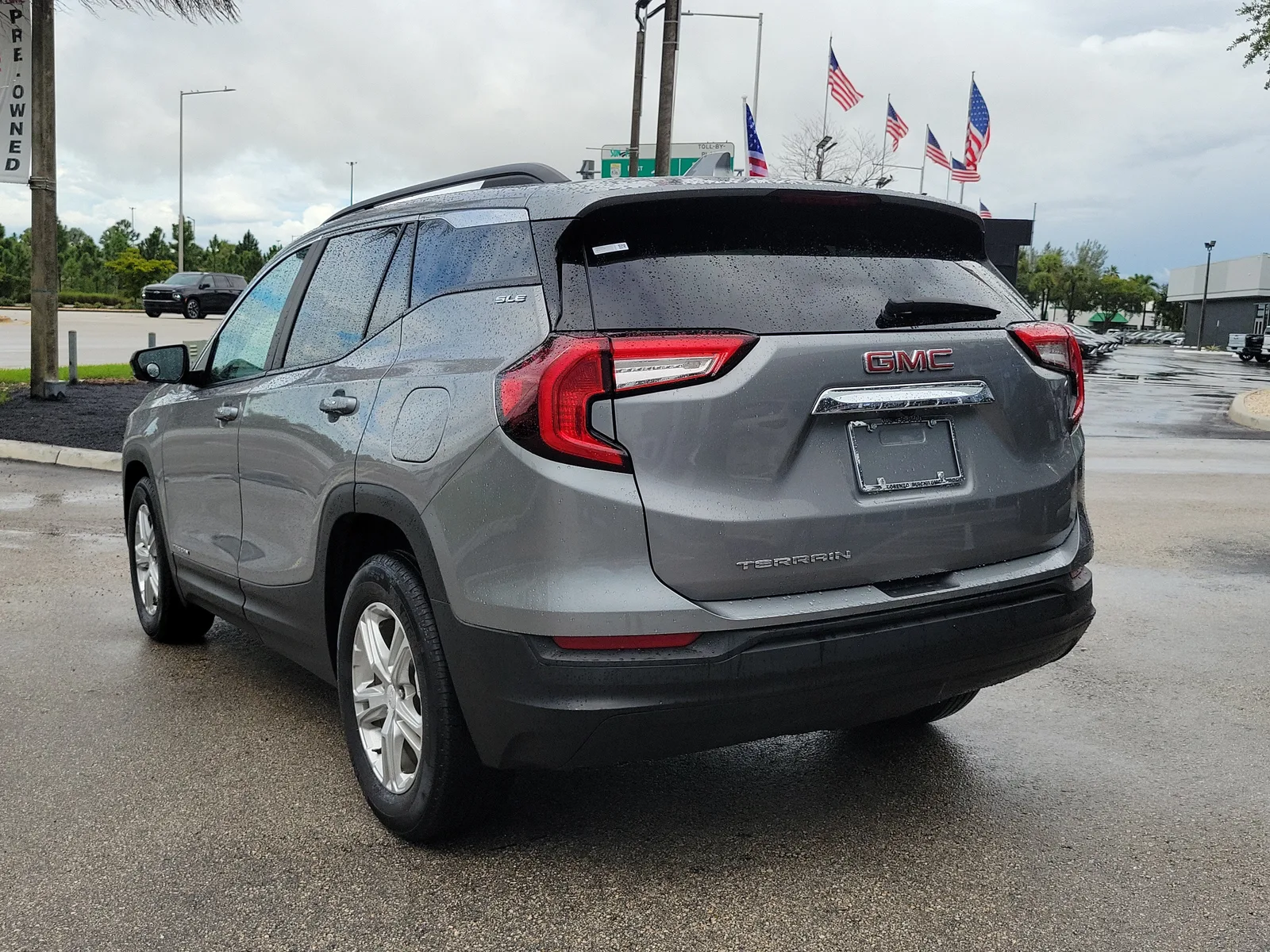 2023 GMC Terrain SLE photo 7