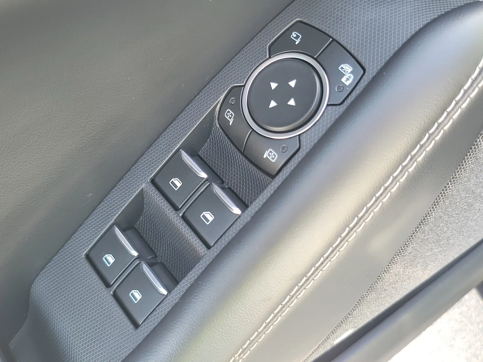 2024 Ford Mustang Mach-E Premium photo 24