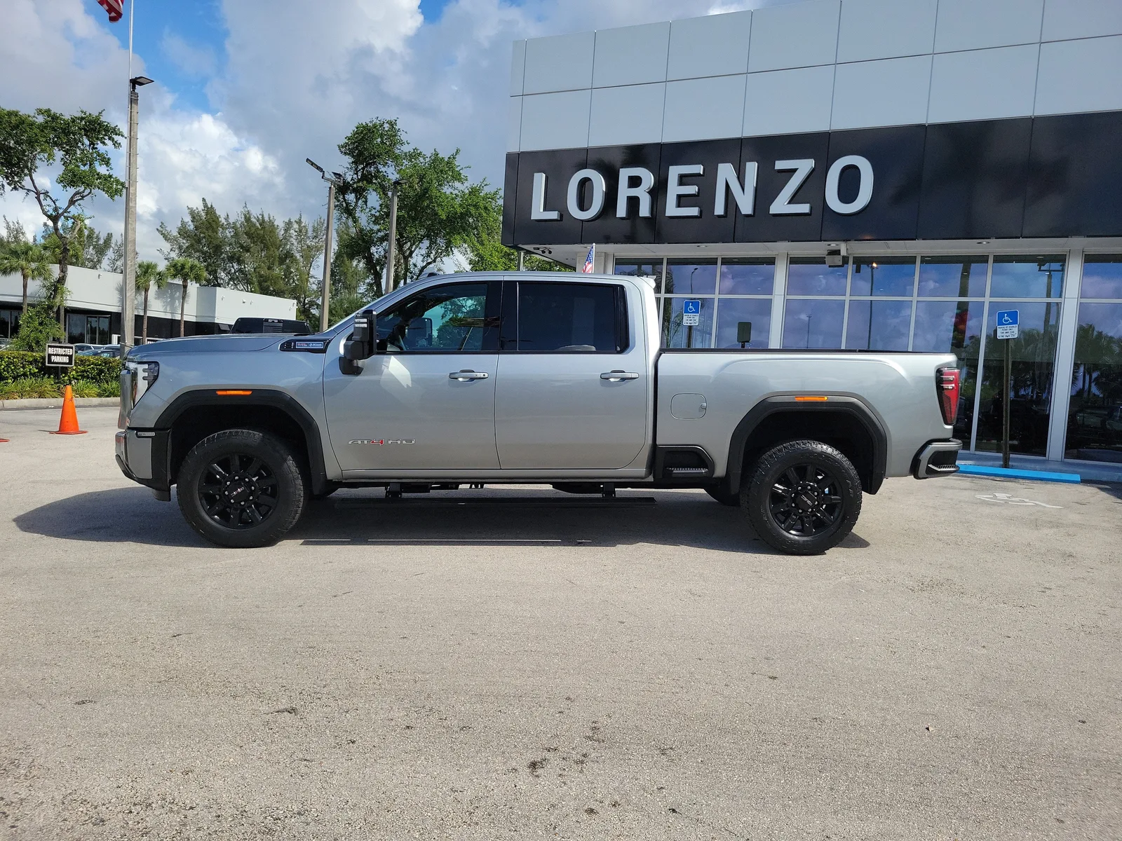 2024 GMC Sierra 2500 HD AT4 photo 7