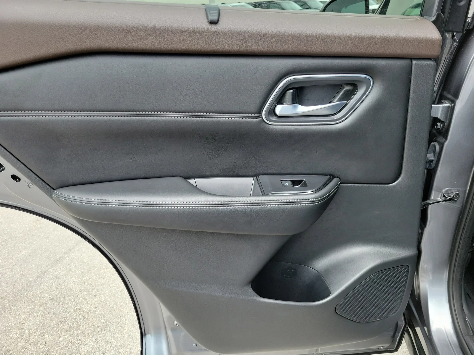 2021 Nissan Rogue SV photo 29