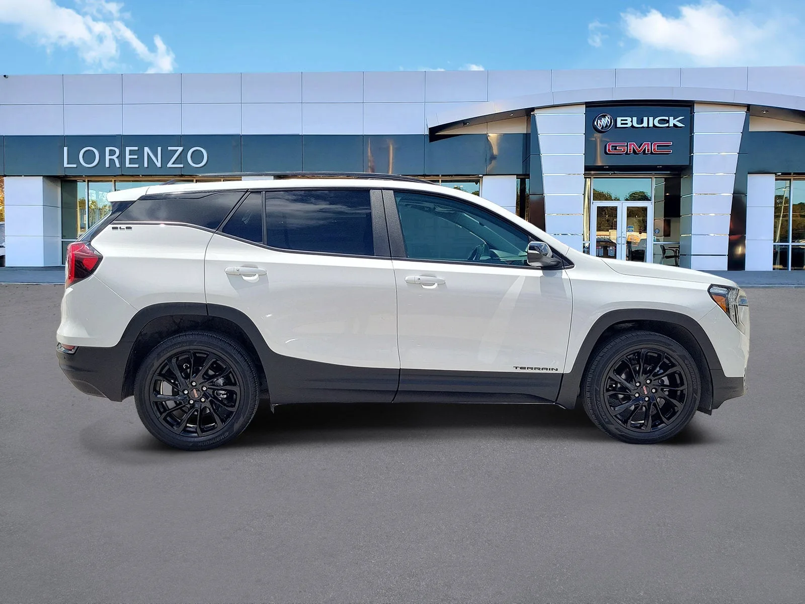 2023 GMC Terrain SLE photo 4