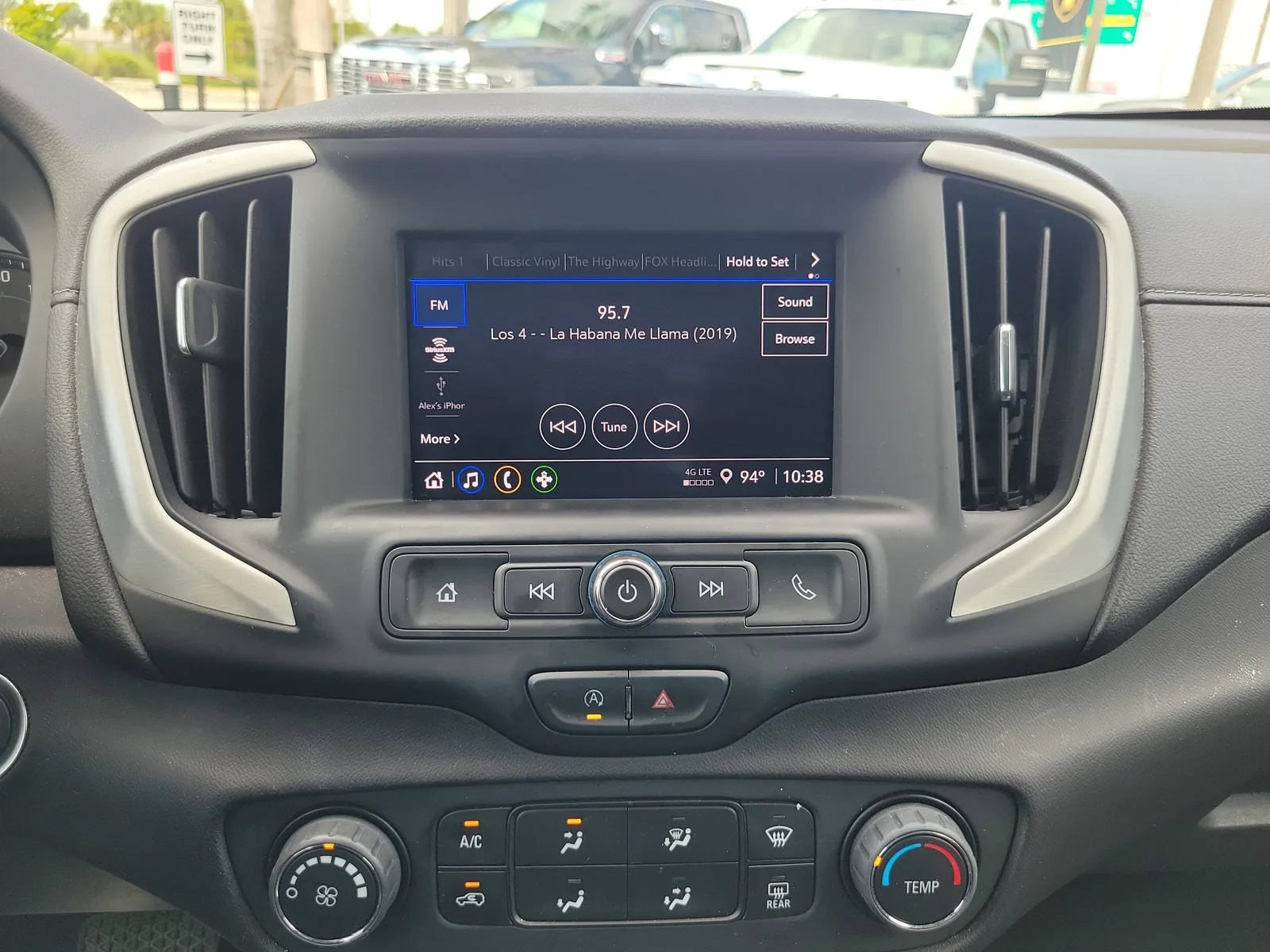 2023 GMC Terrain SLE photo 20