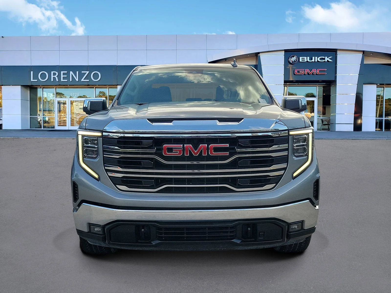 2024 GMC Sierra 1500 SLT photo 2