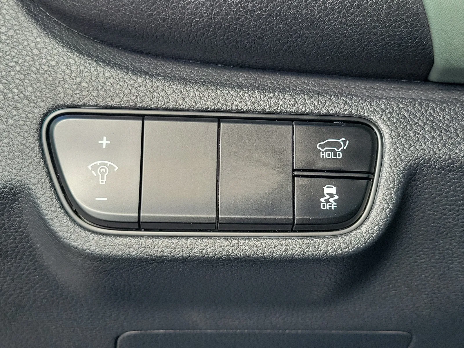 2025 Kia Seltos SX photo 21