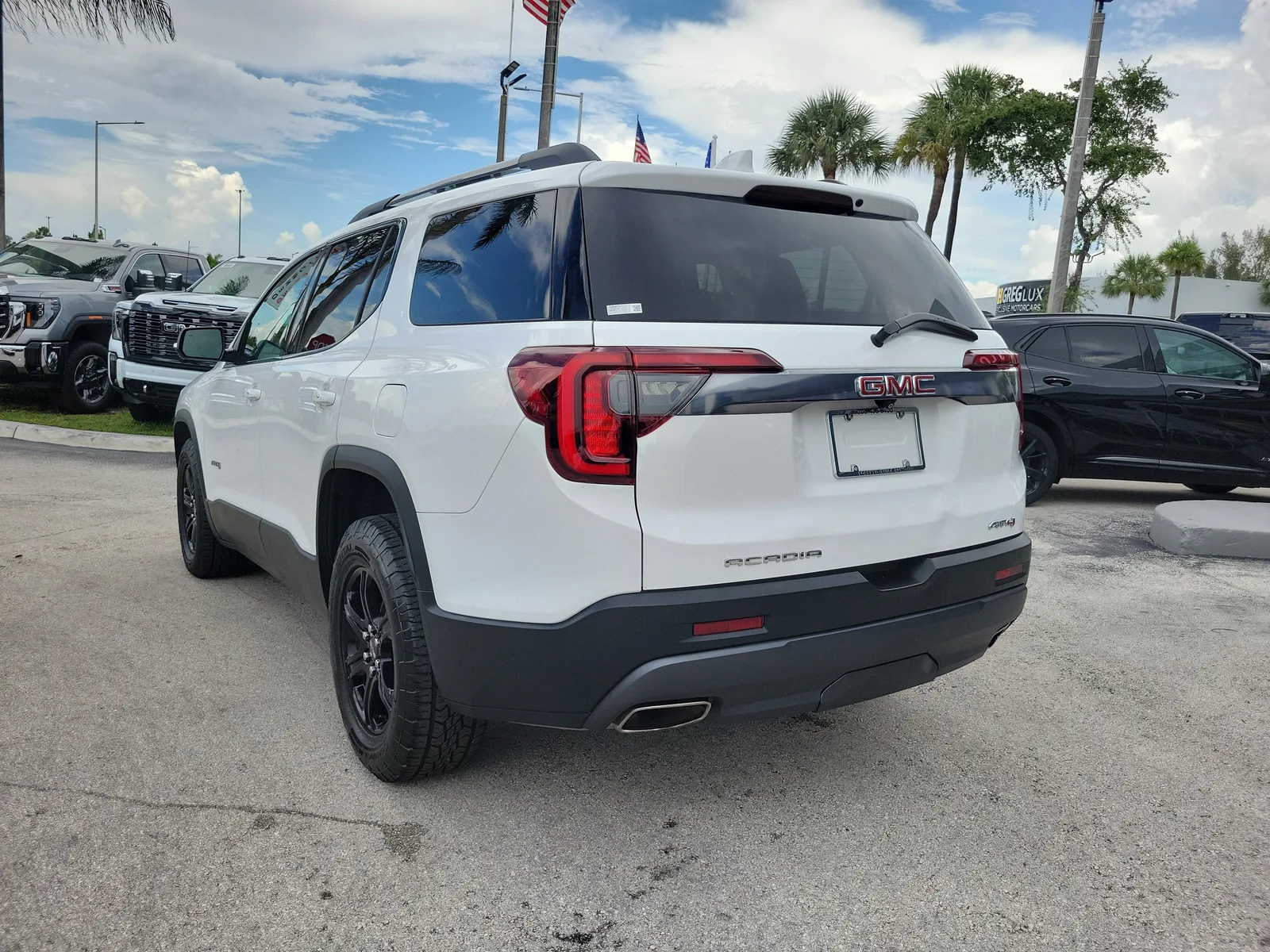 2023 GMC Acadia AT4 photo 7