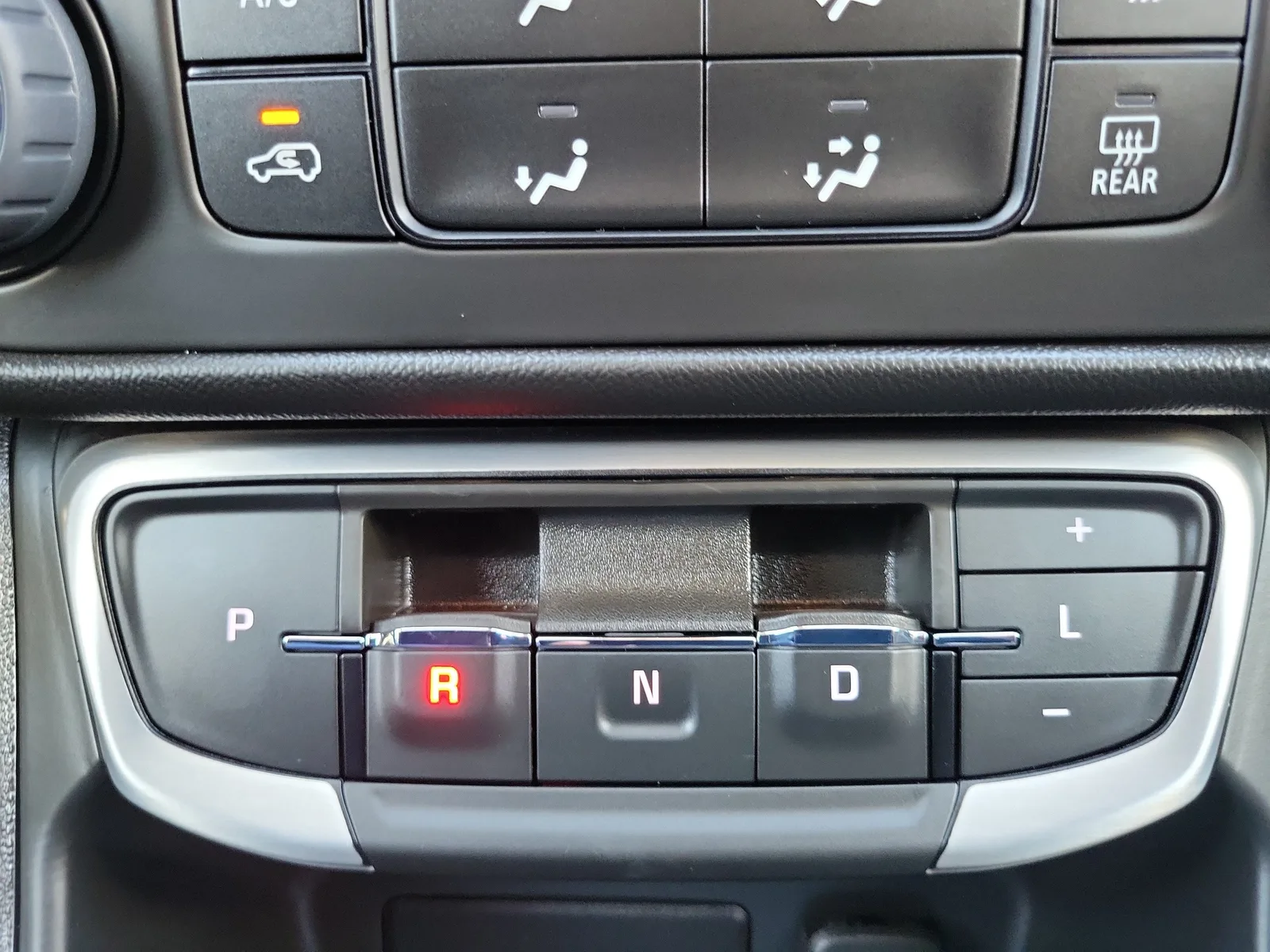 2024 GMC Terrain SLE photo 27
