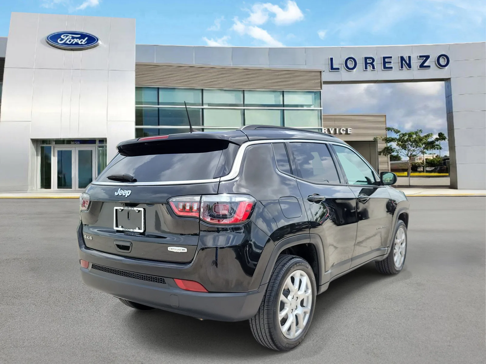 2023 Jeep Compass Latitude Lux 4WD photo 5