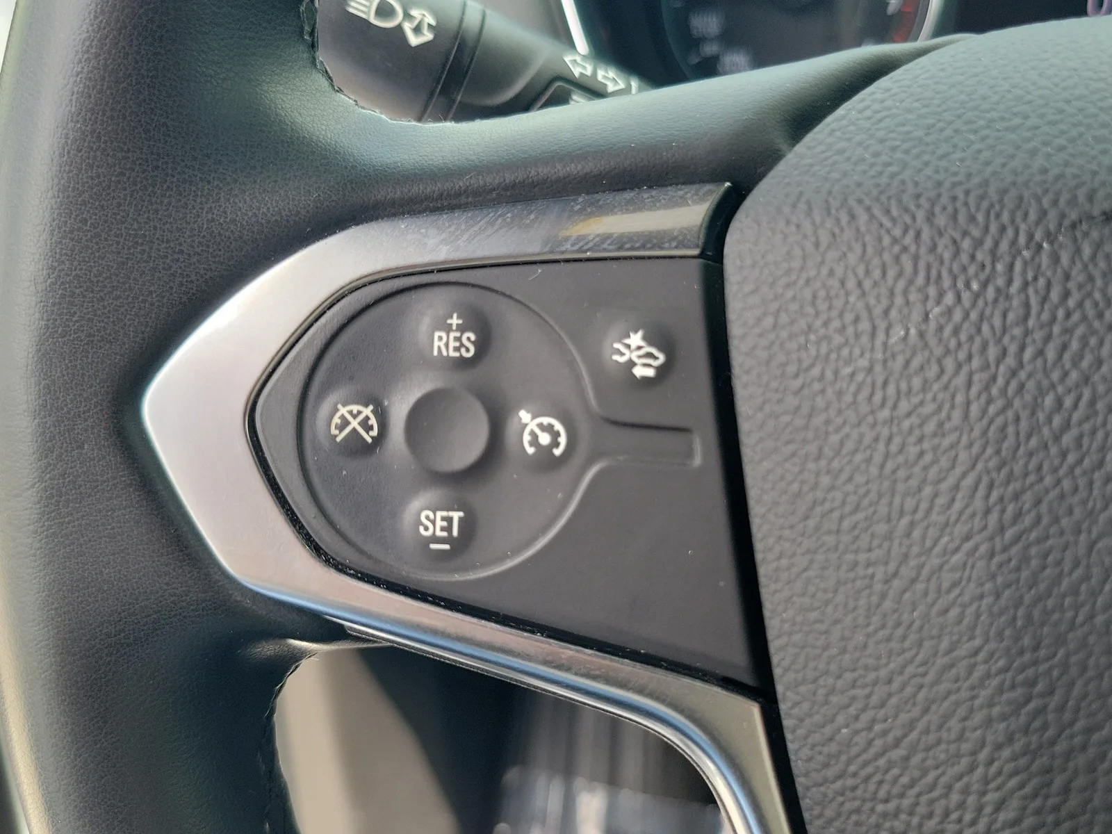 2023 Chevrolet Traverse LT Cloth photo 23