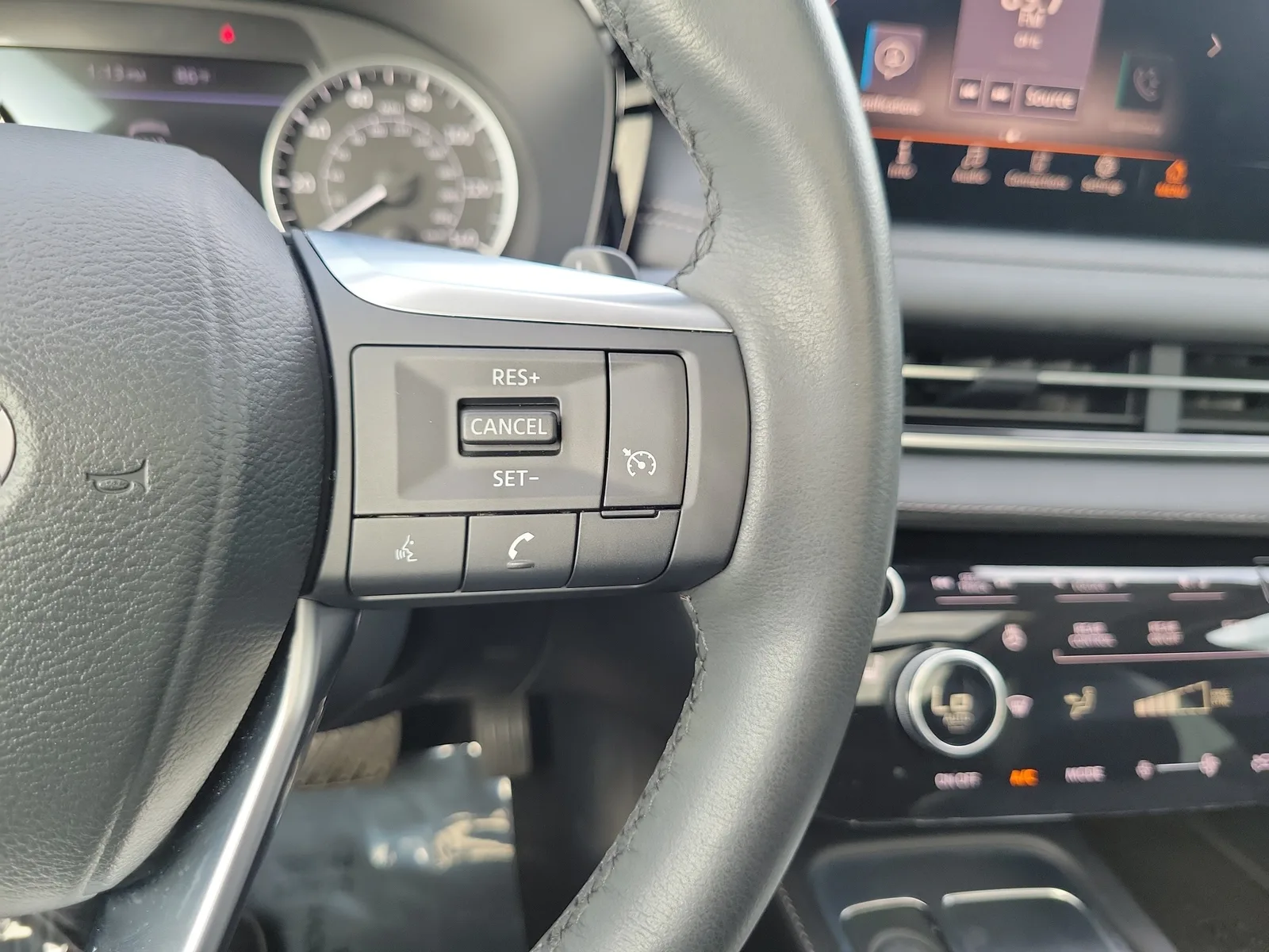 2025 INFINITI QX60 PURE photo 22