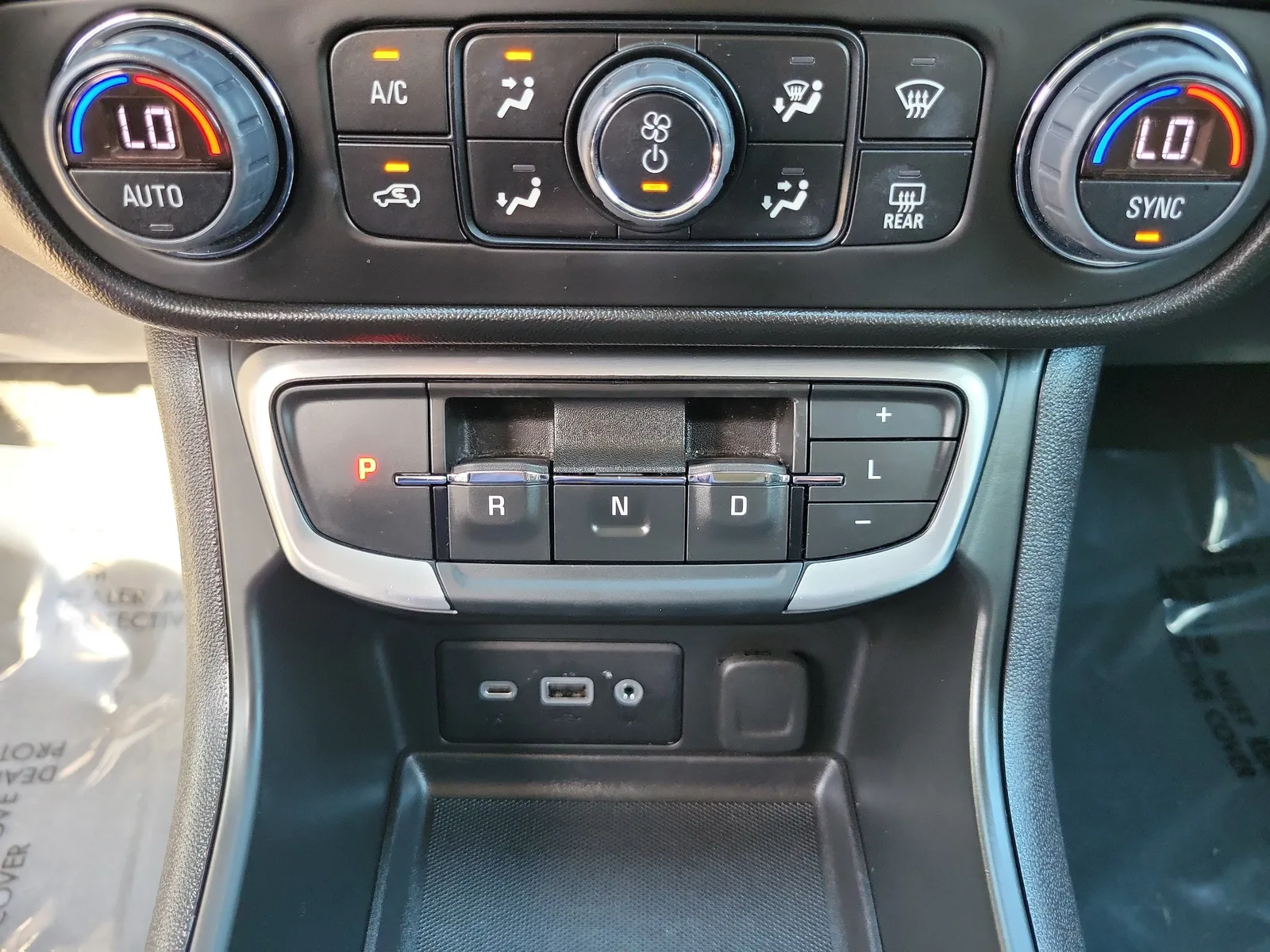 2024 GMC Terrain SLE photo 19