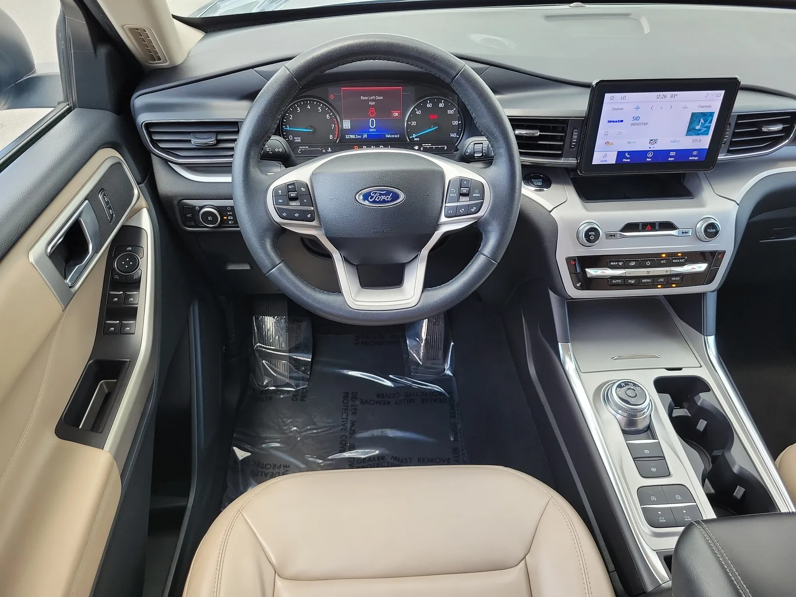2024 Ford Explorer XLT photo 16