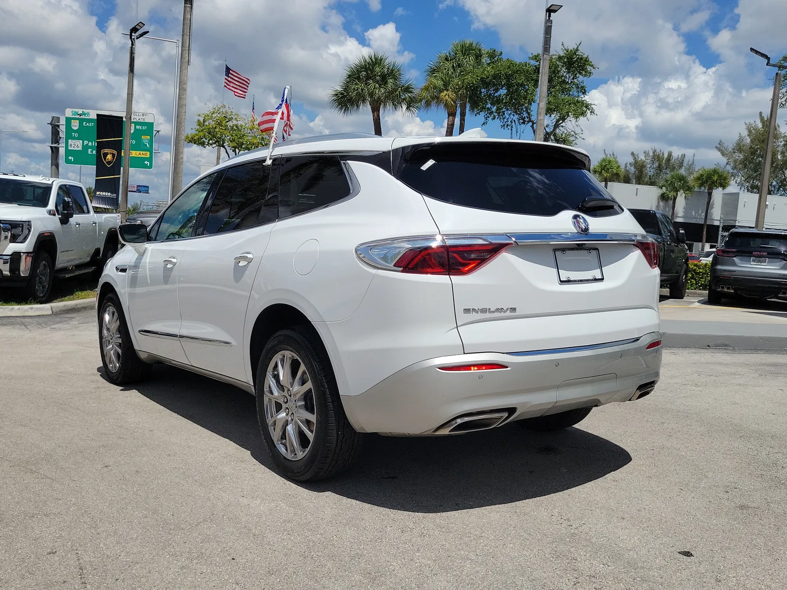 2024 Buick Enclave Essence photo 7