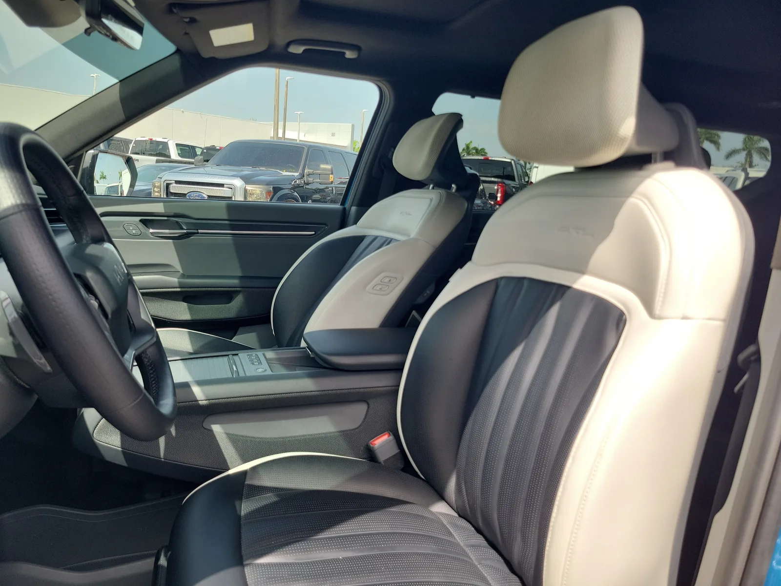 2024 Kia EV9 GT-Line photo 12