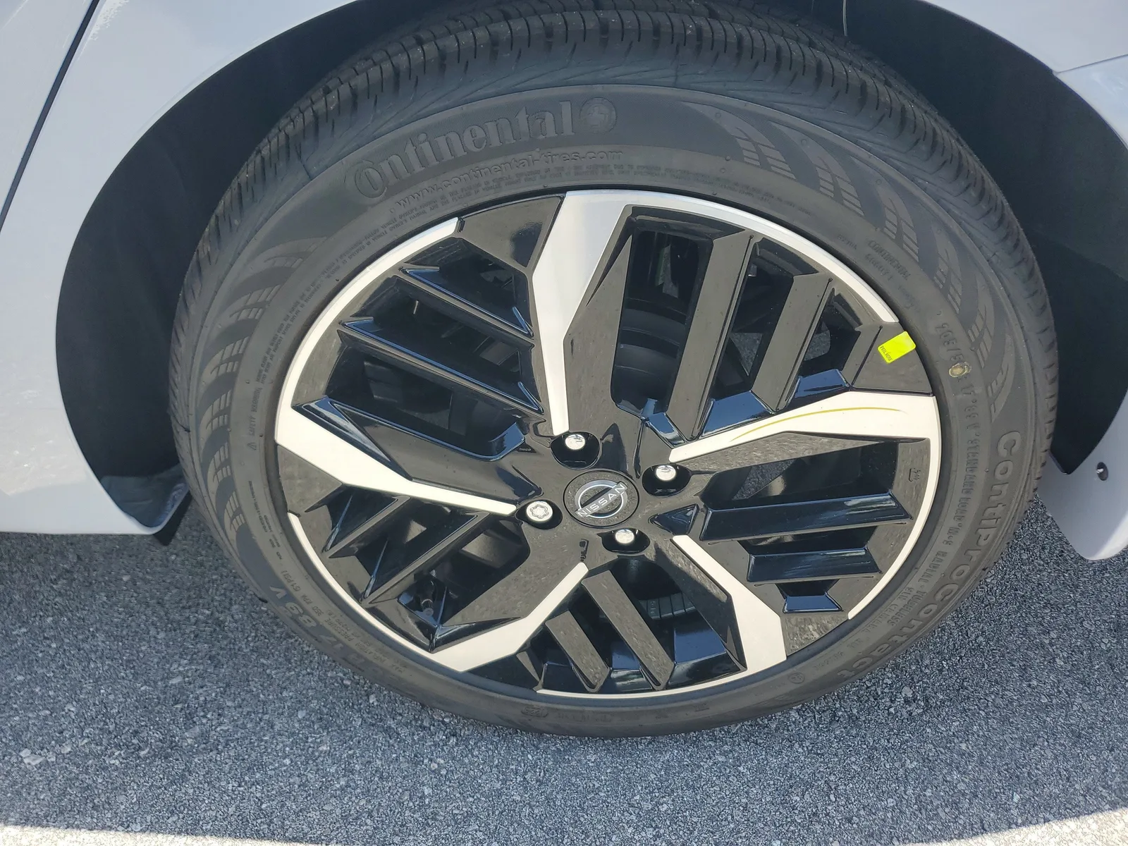 2025 Nissan Versa SR photo 23