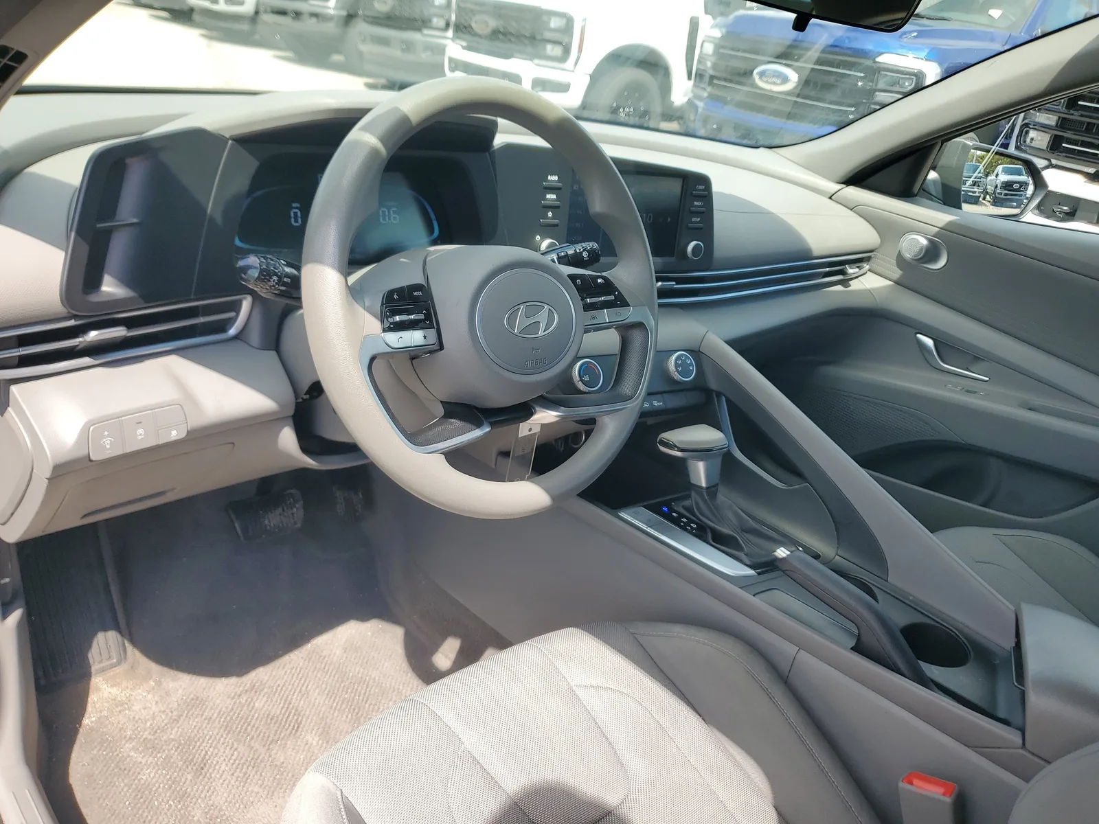 2024 Hyundai Elantra SE photo 9