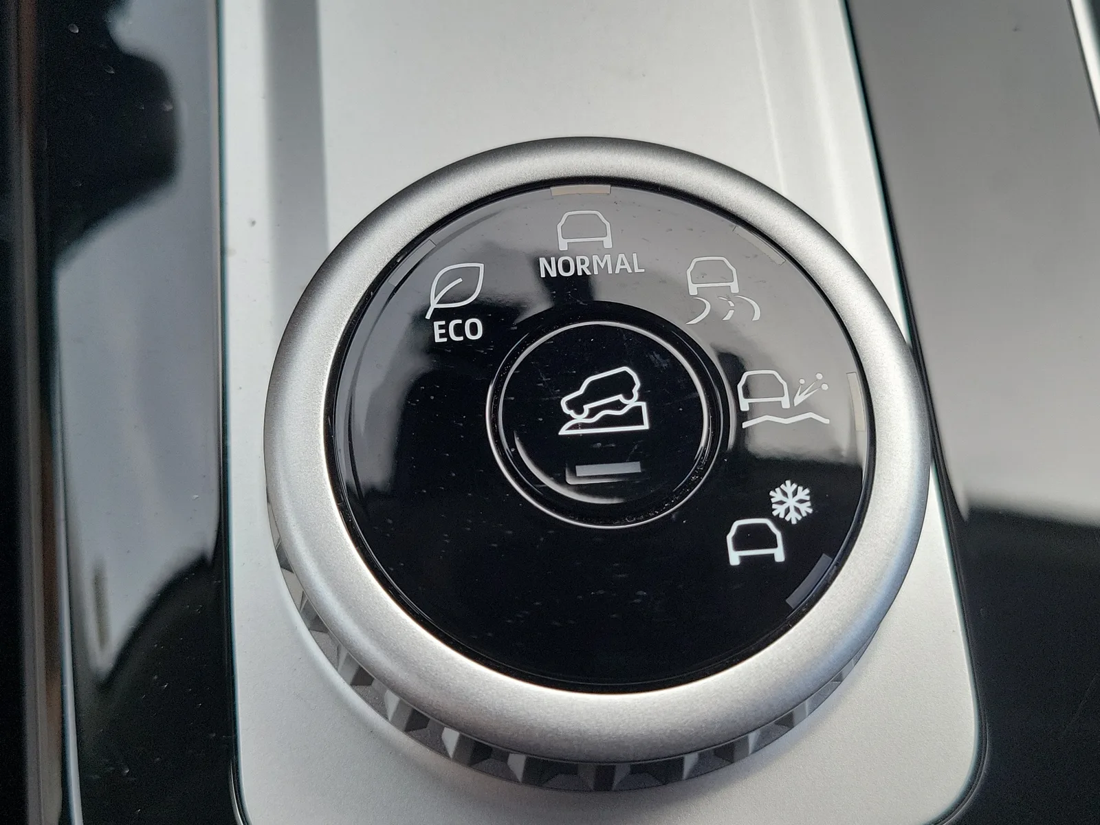 2025 Mitsubishi Outlander SE photo 27