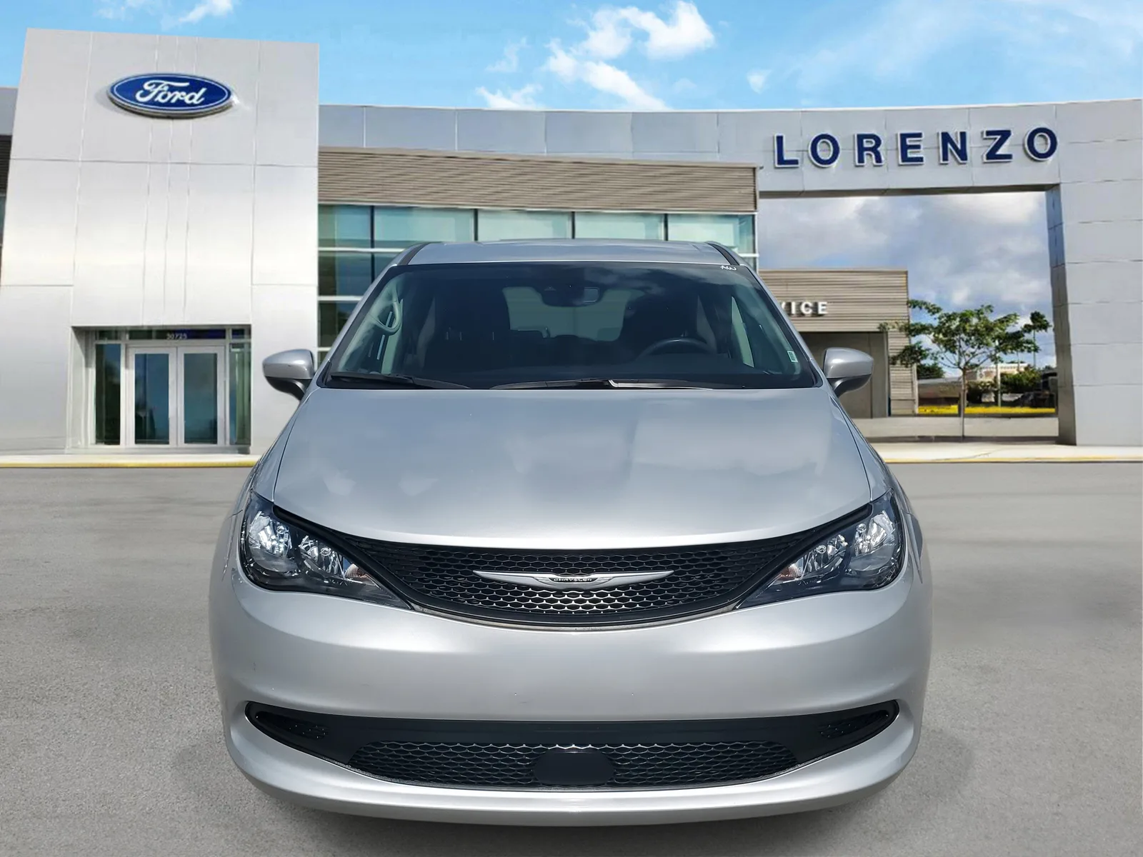 2023 Chrysler Voyager LX photo 2
