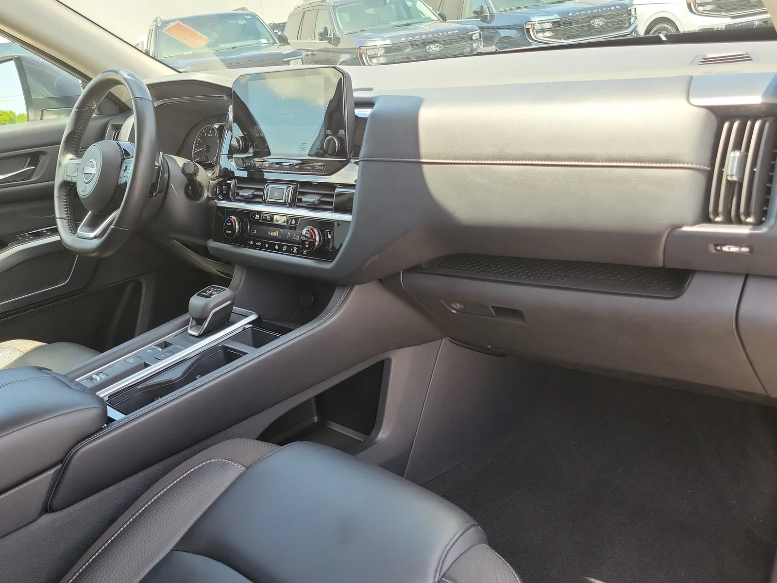 2025 Nissan Pathfinder SL photo 20