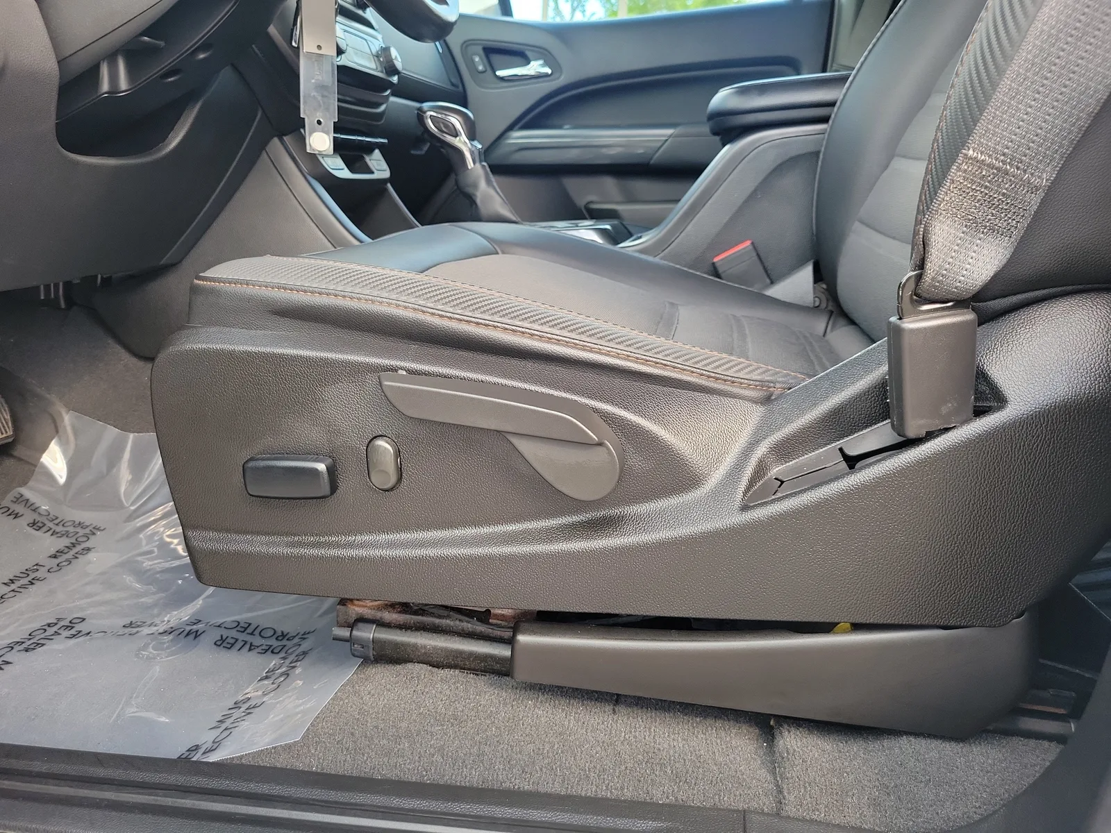 2022 GMC Canyon AT4 - Cloth photo 12