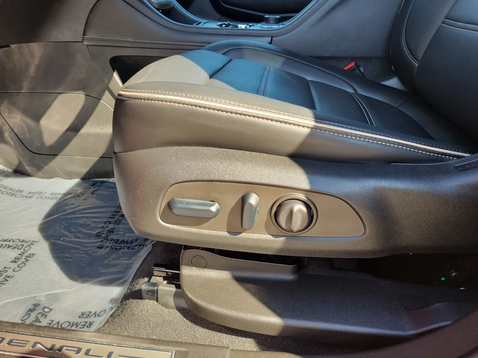 2022 GMC Acadia Denali photo 14