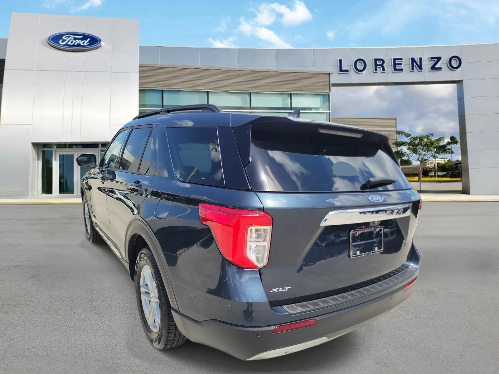 2023 Ford Explorer XLT photo 7