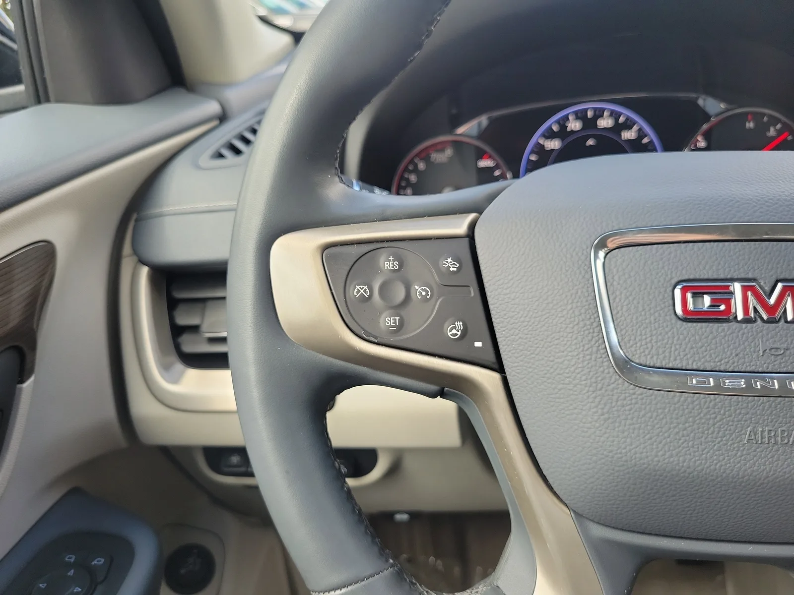 2023 GMC Terrain Denali 4WD photo 18
