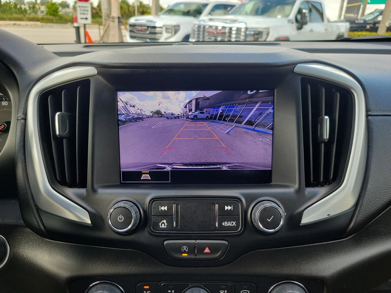 2024 GMC Terrain SLT photo 10