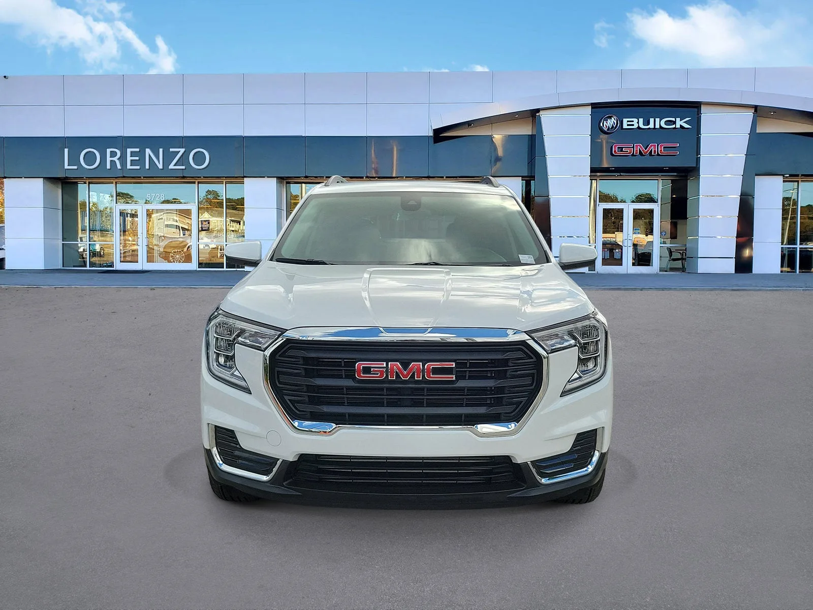 2024 GMC Terrain SLE photo 2