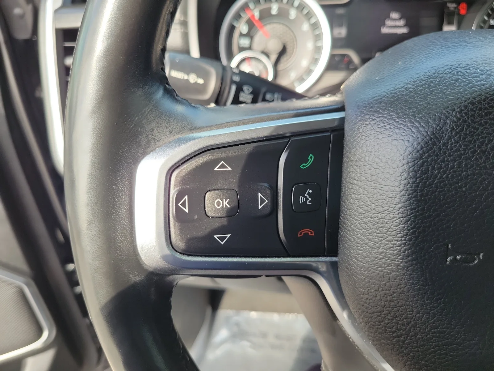 2021 RAM 1500 Laramie photo 18