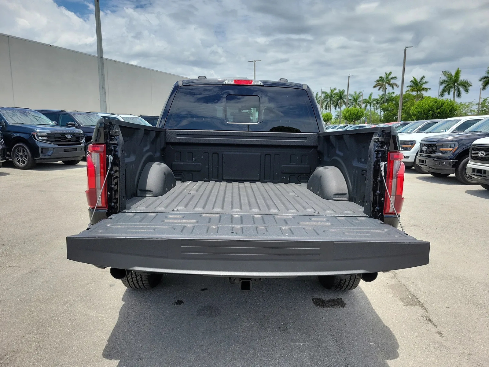 2025 Ford F-150 LARIAT 4WD photo 11