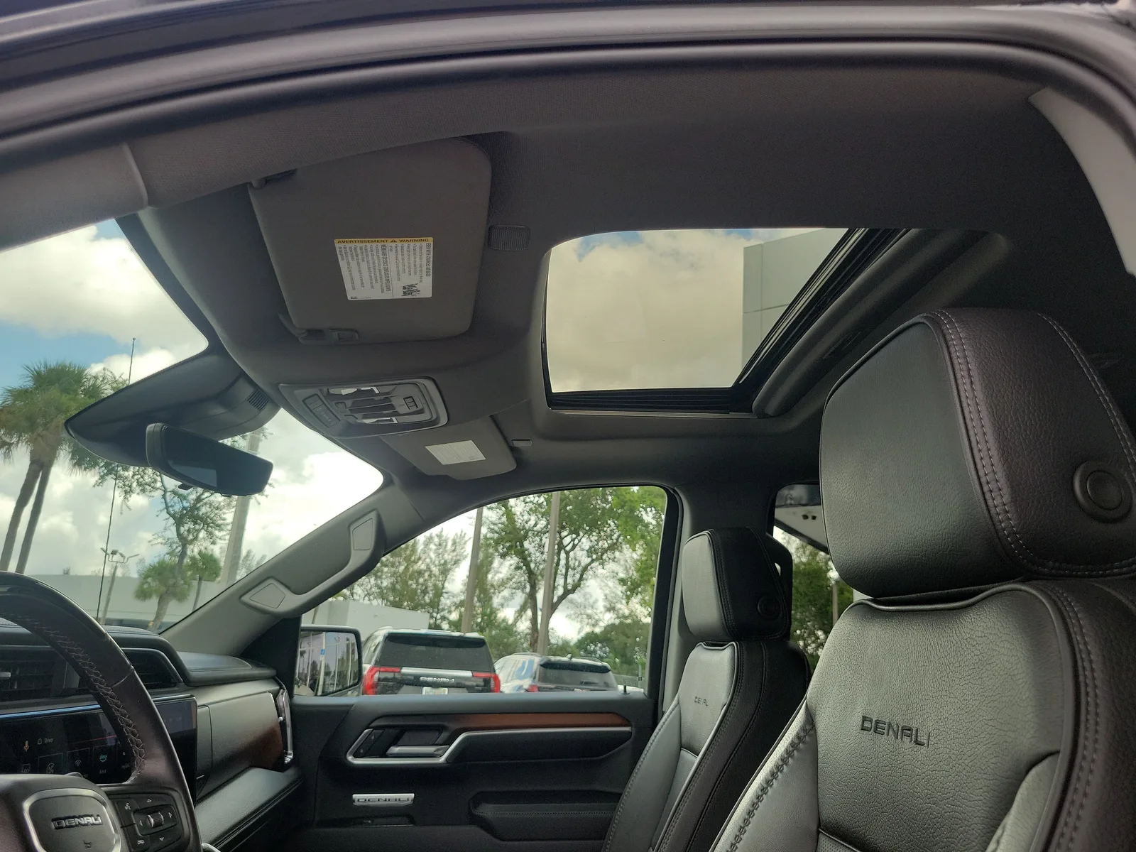 2024 GMC Sierra 1500 Denali photo 12