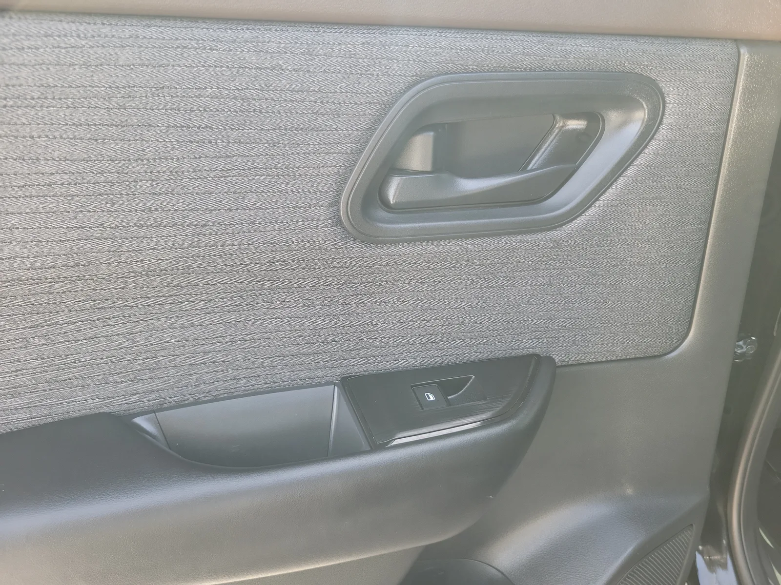 2023 Nissan Rogue S photo 28