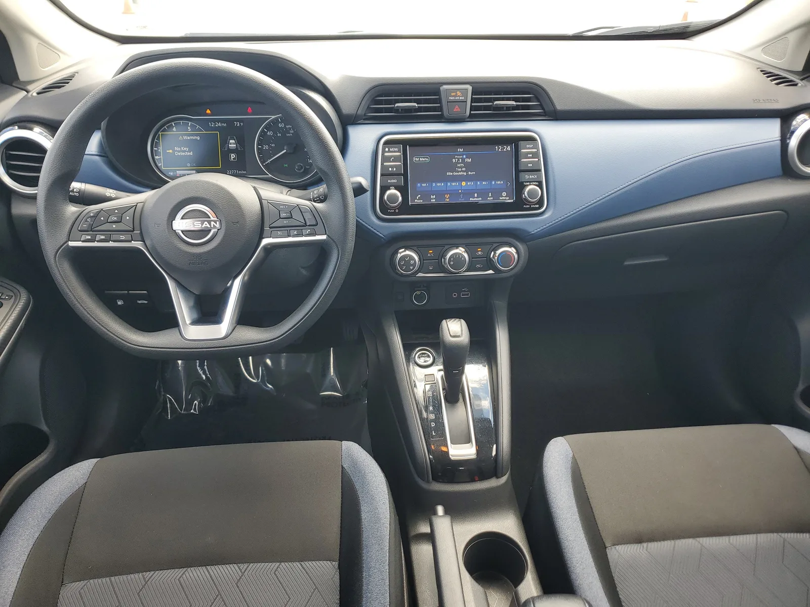 2025 Nissan Versa SV photo 14