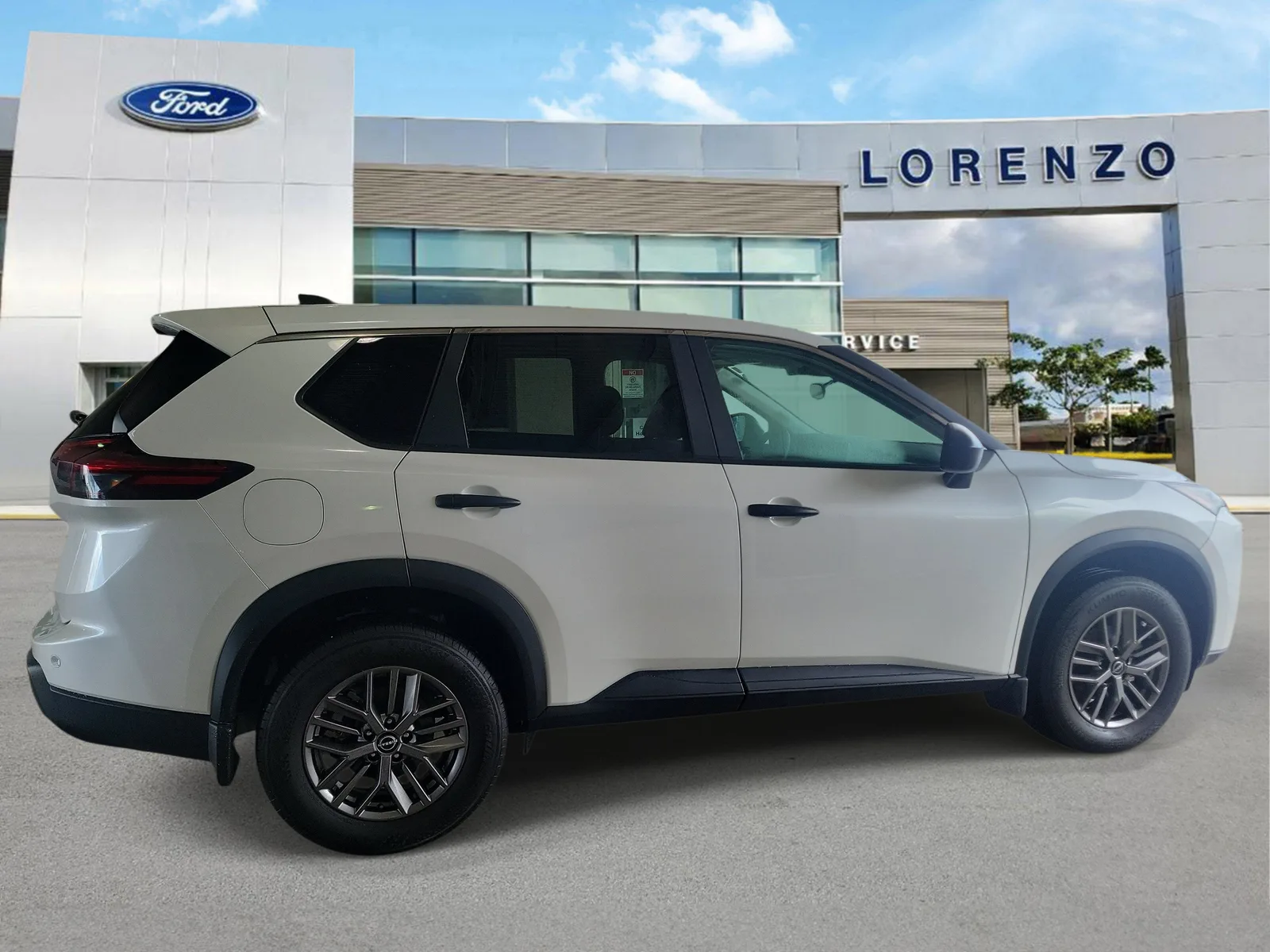 2025 Nissan Rogue S photo 4