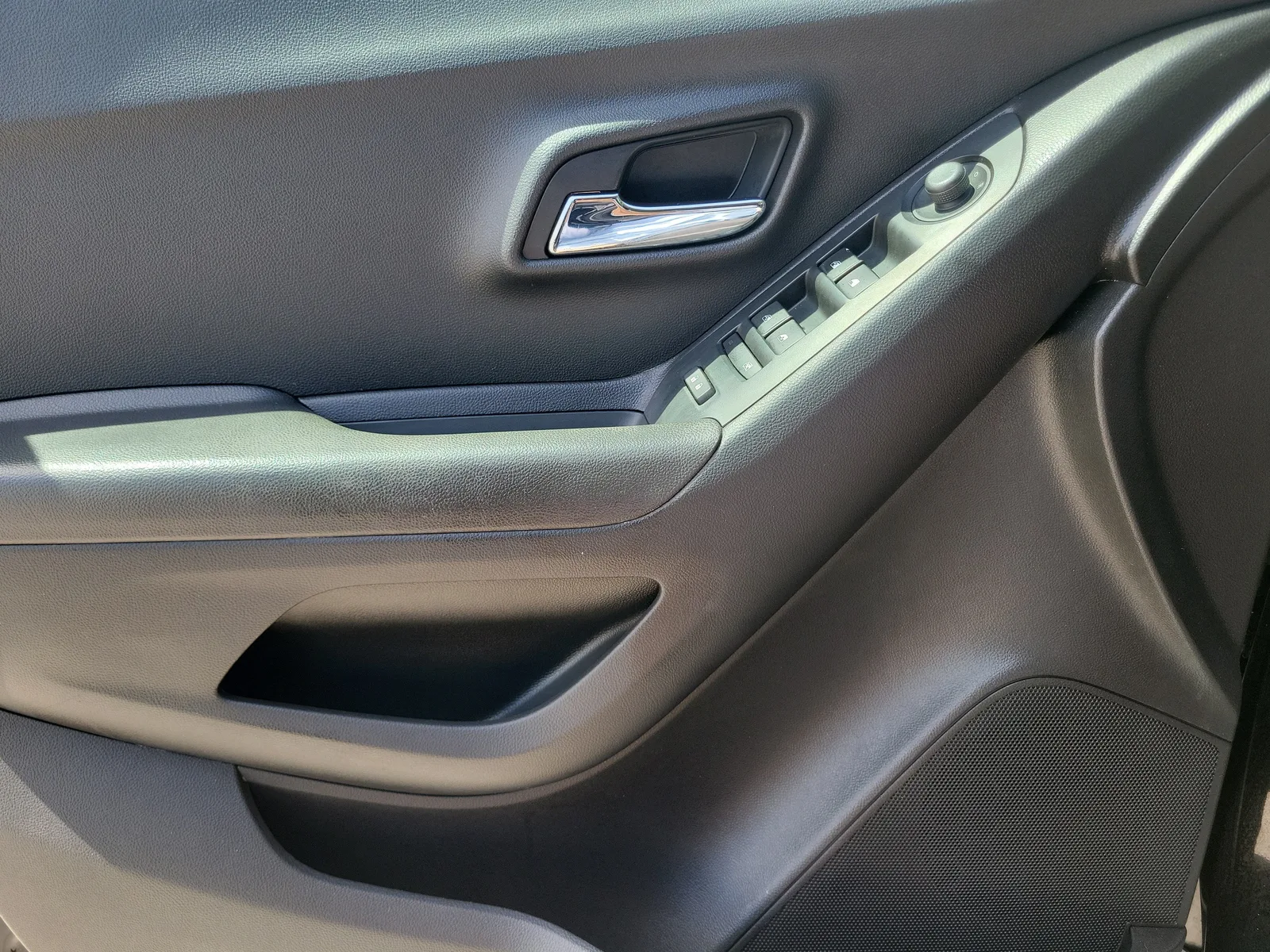 2020 Chevrolet Trax LS photo 32