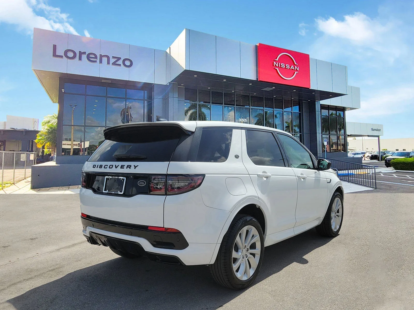 2023 Land Rover Discovery Sport S R-Dynamic photo 5