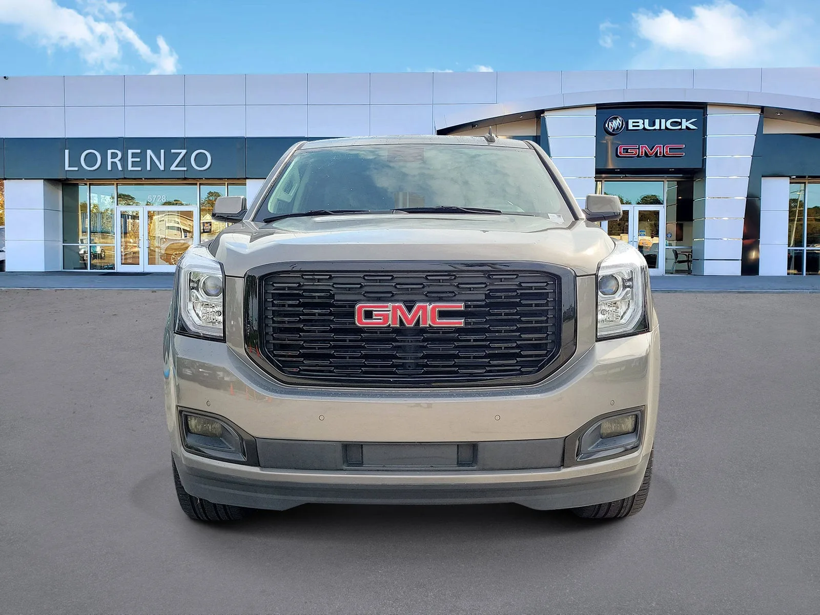 2019 GMC Yukon Denali photo 2