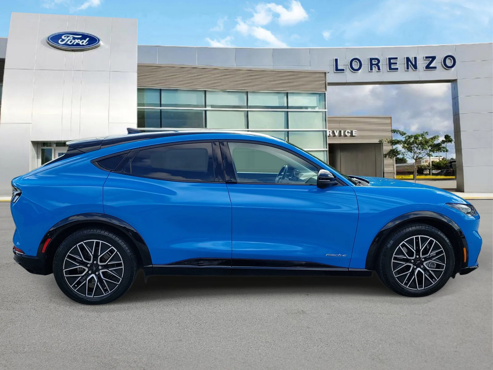 2024 Ford Mustang Mach-E Premium photo 4