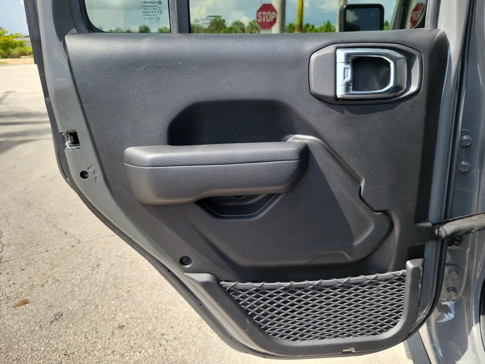 2023 Jeep Wrangler Rubicon photo 28