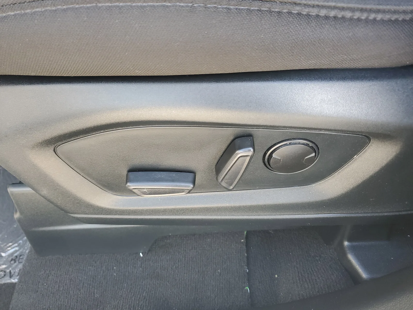2023 Ford Explorer XLT photo 10