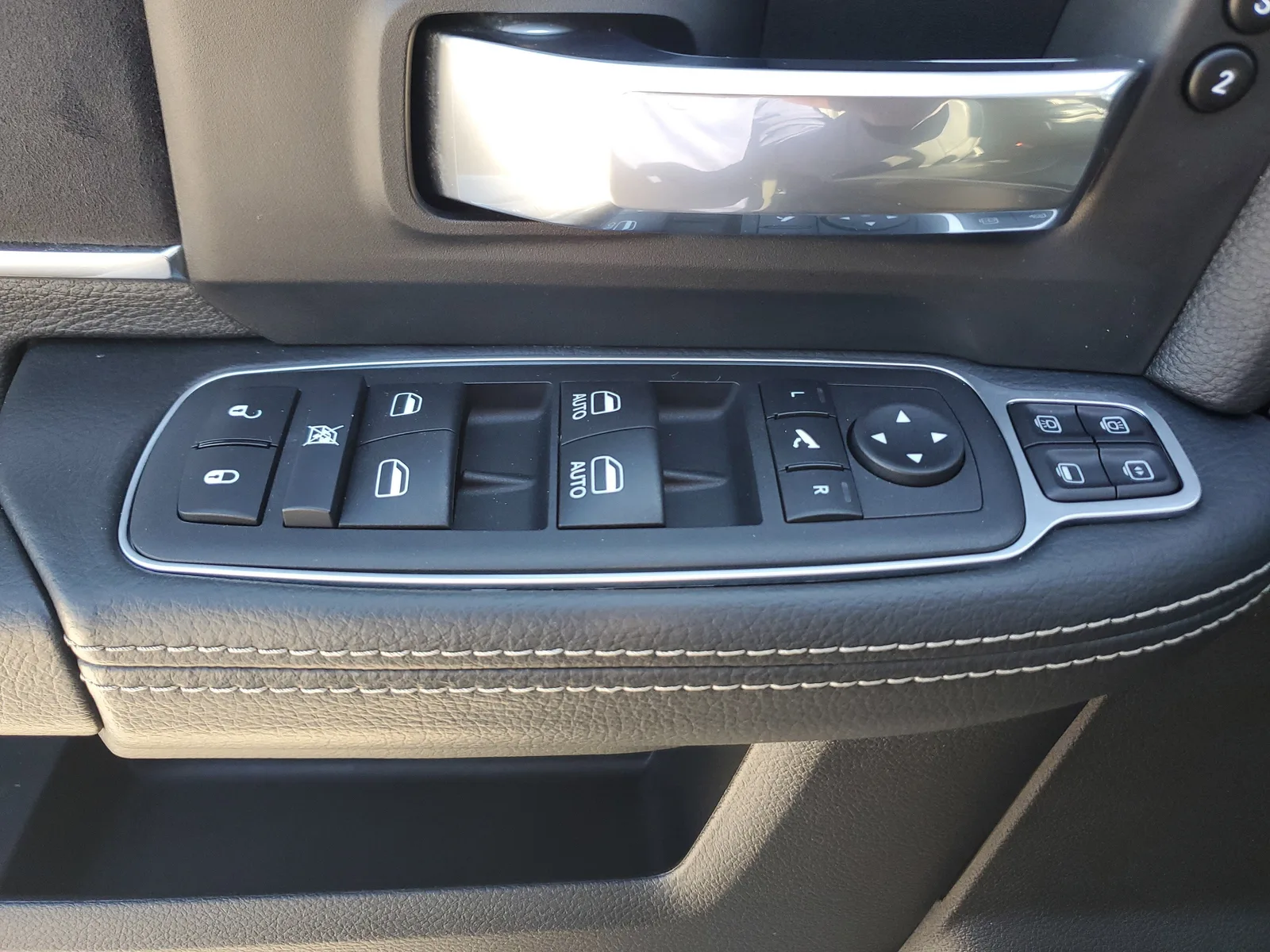 2024 RAM 2500 Laramie 4WD Diesel photo 26