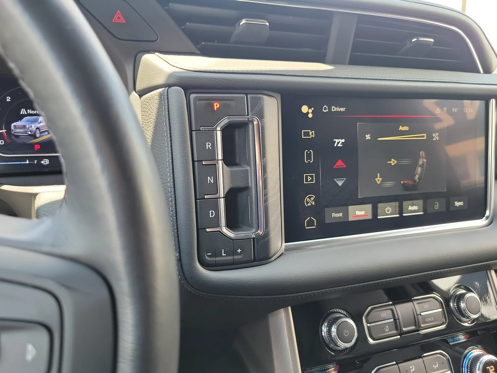 2024 GMC Yukon XL Denali photo 24