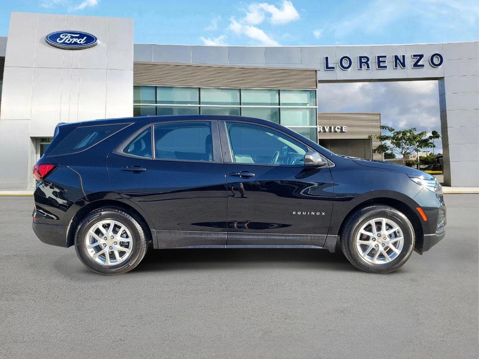 2024 Chevrolet Equinox LS photo 4