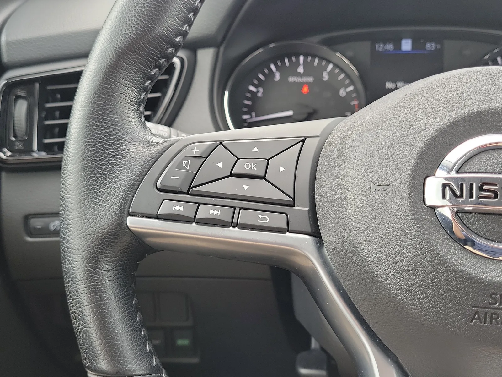 2022 Nissan Rogue Sport SL 4WD photo 12
